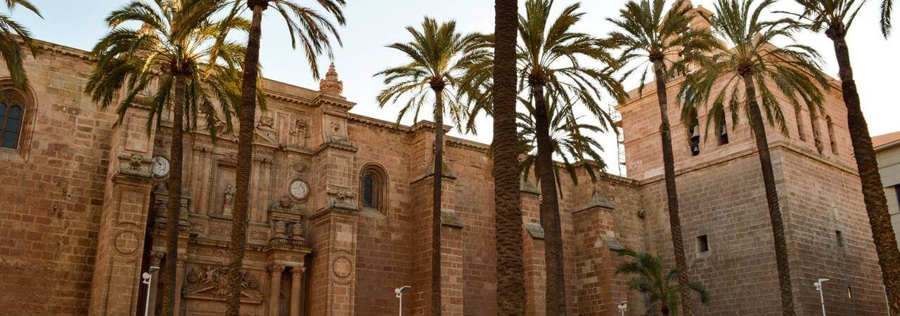 La plaza de la Catedral de Almería, el inicio del camino