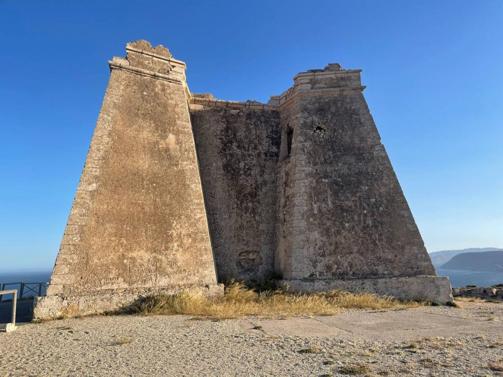 Torre de Mesa Roldán, uno de los escenarios de Juego de Tronos en Almería. | V. Visiedo P./Qué ver en Almería