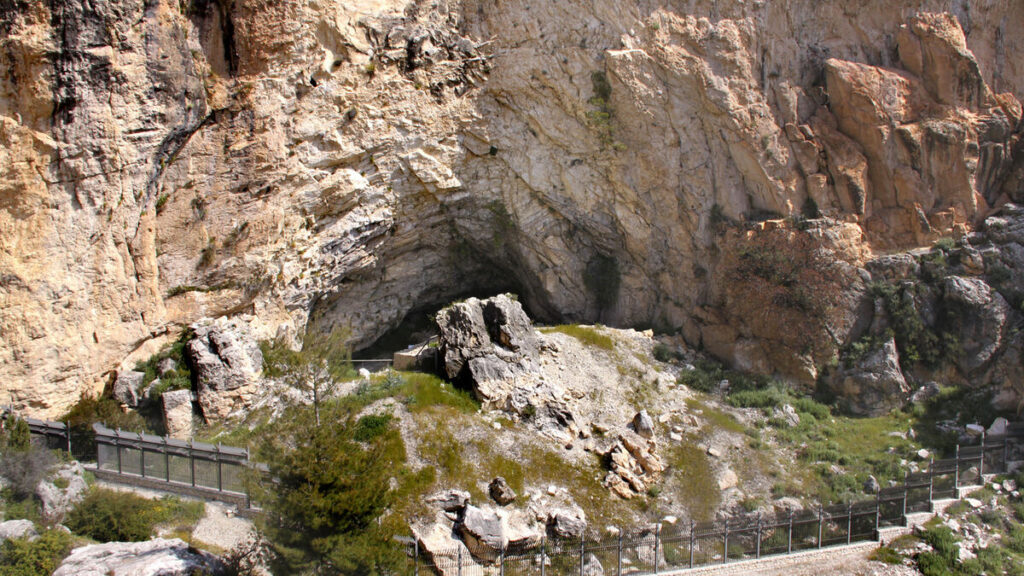 Cueva de Ambrosio, uno de los monumentos naturales de Almería