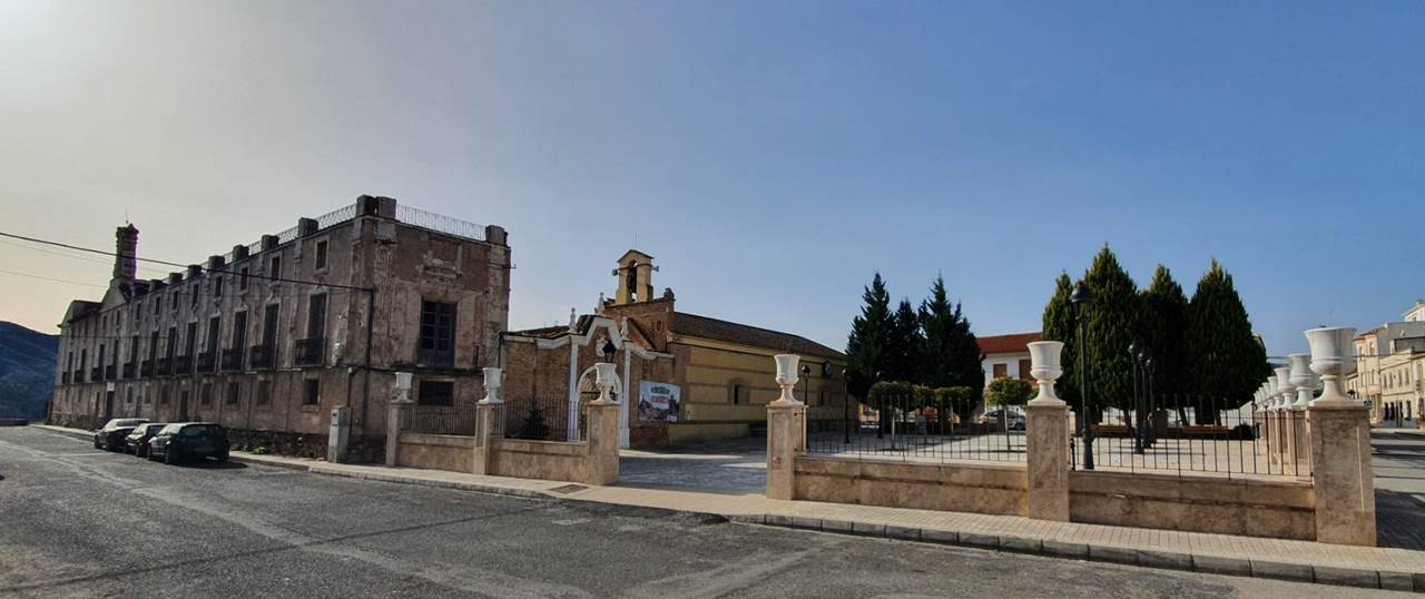 Vista general del Palacio del Almanzora. | Mª José Martínez/QVEA