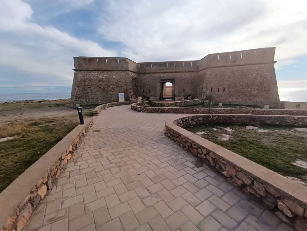 El Castillo de Guardias Viejas, el vigía de El Ejido Qué Ver en Almería