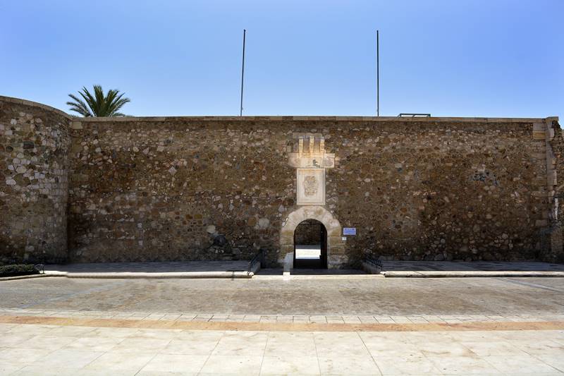 Exterior del castillo de San Andrés en Carboneras. | Beatriz Hidalgo/QVEA