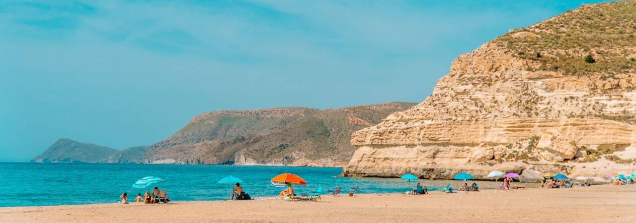 Calas en Agua Amarga. | Ayuntamiento de Níjar