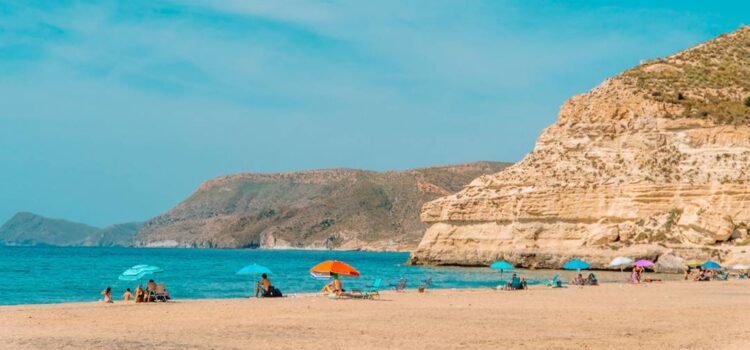 Qué ver en Agua Amarga, una de las joyas del Cabo de Gata