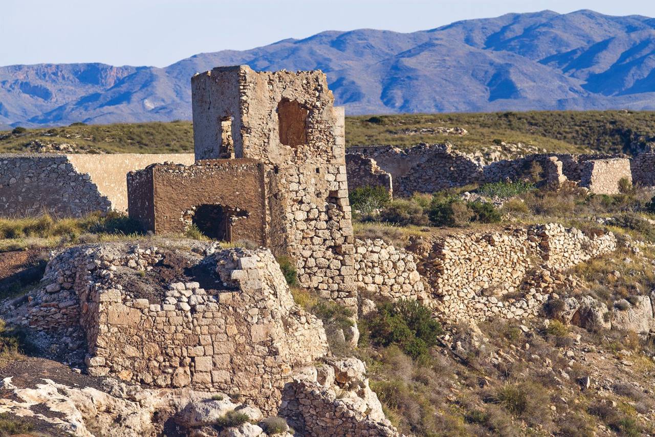 Antiguo cargadero en Agua Amarga. | Ayuntamiento de Níjar